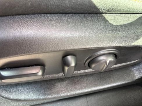 Used 2018 GMC Terrain SLE w/ Driver Convenience Package image 17