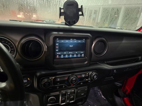 Used 2021 Jeep Wrangler Unlimited Sport AWD/4WD image 22