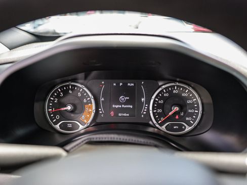 Used 2023 Jeep Renegade Latitude AWD/4WD image 12