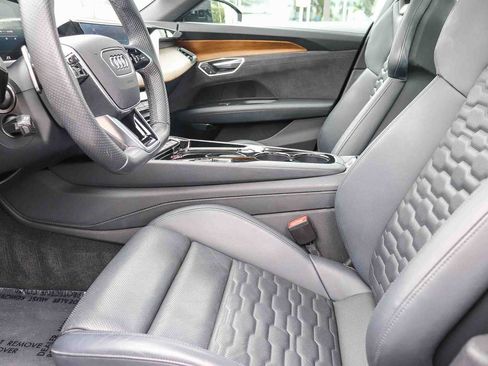Used 2023 Audi e-tron GT Premium Plus AWD/4WD image 17