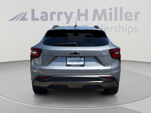 Used 2025 Chevrolet Trax ACTIV w/ Driver Confidence Package FWD image 4