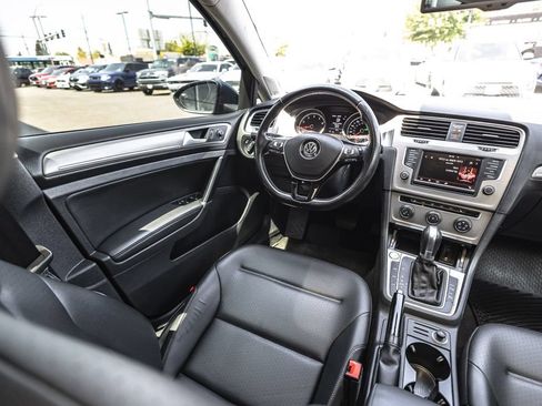 Used 2016 Volkswagen Golf SE w/ Lighting Package FWD image 19