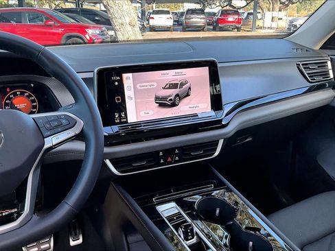 New 2026 Volkswagen Atlas Peak Edition image 6