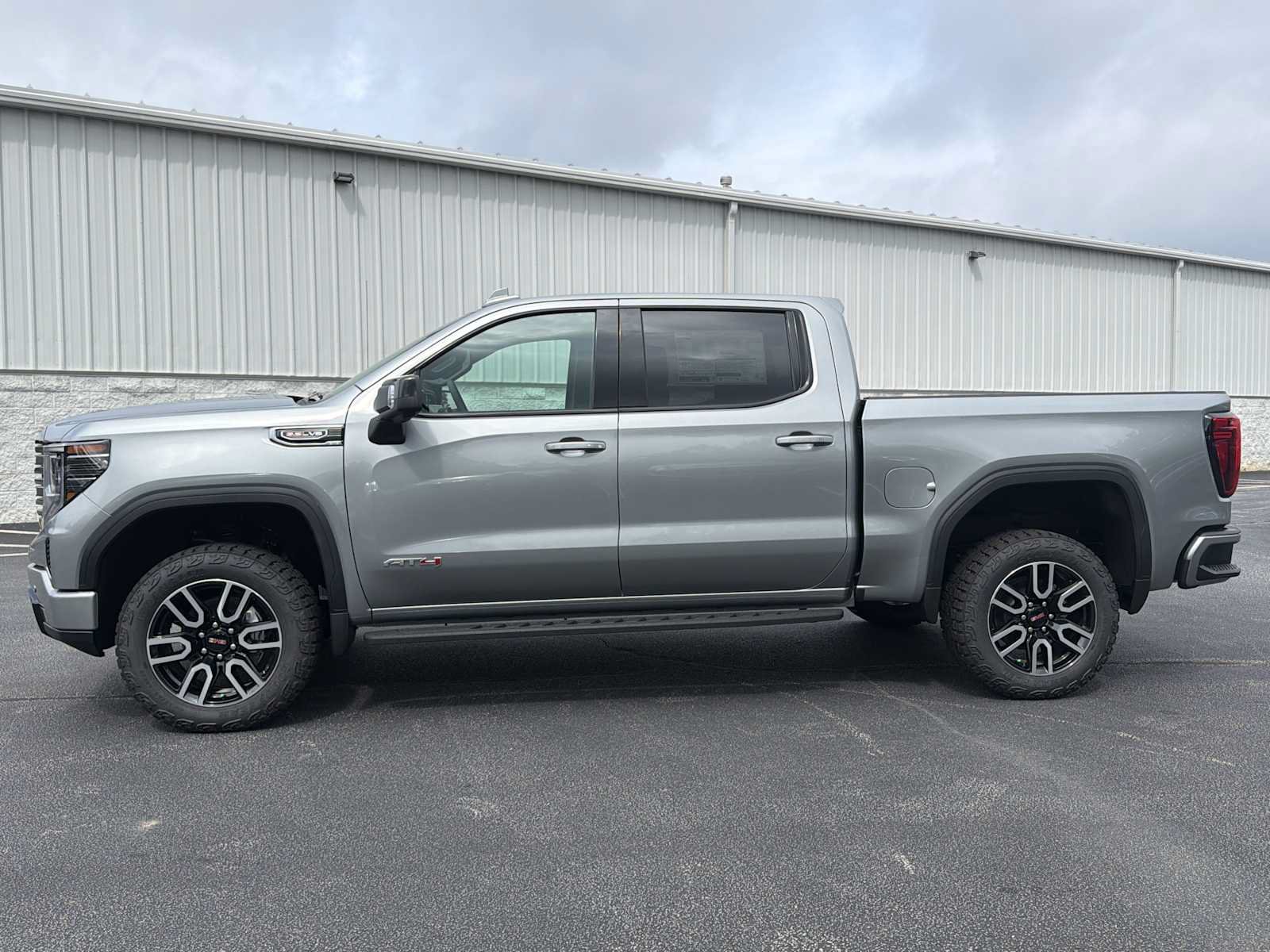 New 2026 GMC Sierra 1500 AT4 w/ AT4 Premium Package AWD/4WD image 23