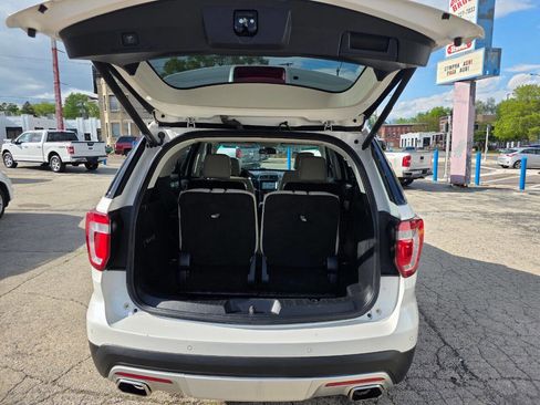 Used 2017 Ford Explorer Platinum AWD/4WD image 7