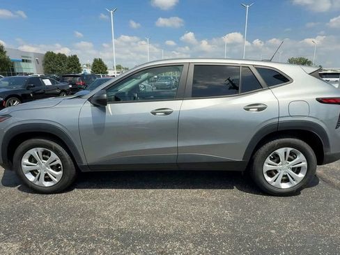 Used 2024 Chevrolet Trax LS w/ Driver Confidence Package FWD image 5