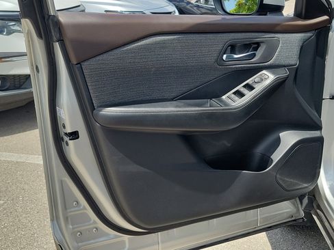 Used 2023 Nissan Rogue SV FWD image 24