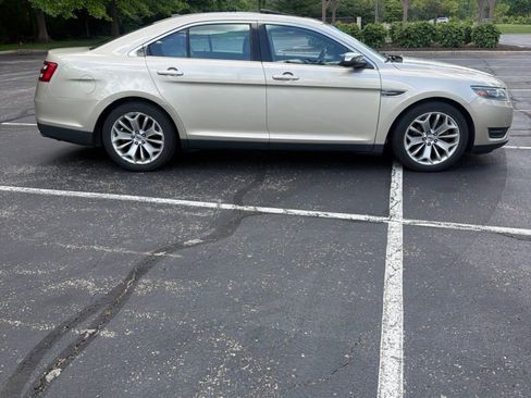 Used 2017 Ford Taurus Limited FWD image 2