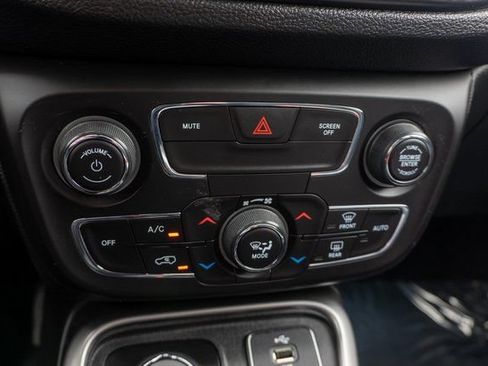 Used 2019 Jeep Compass Latitude AWD/4WD image 25