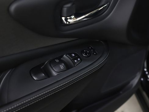 Used 2024 Nissan Murano SV w/ SV Midnight Edition Package image 19