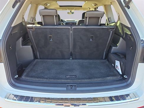 Certified 2022 Volkswagen Atlas SE w/ Panoramic Sunroof Package image 35