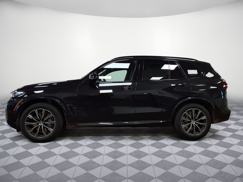 Used 2026 BMW X5 xDrive50e w/ M Sport Package AWD/4WD image 2