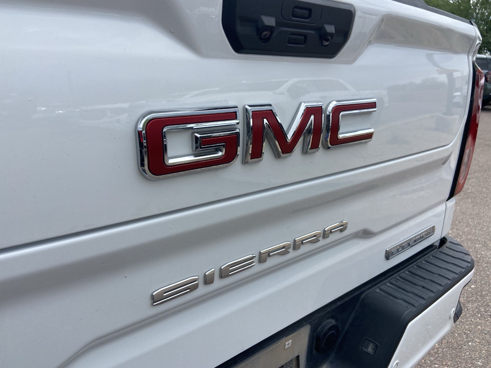 Used 2024 GMC Sierra 1500 Elevation w/ Elevation Premium Package AWD/4WD image 5