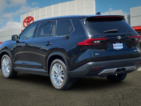 Certified 2024 Toyota Grand Highlander AWD image 5
