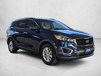 Used 2017 Kia Sorento LX w/ LX Convenience Package video 3
