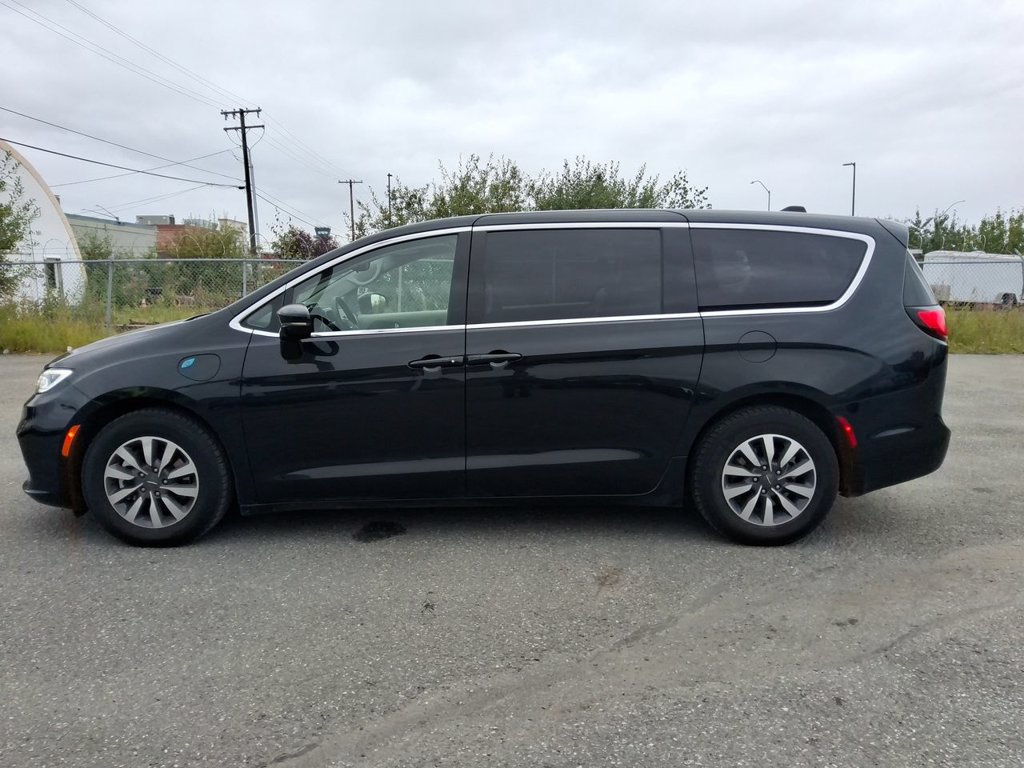 Used 2024 Chrysler Pacifica Limited FWD image 5