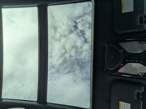 Used 2023 BMW X4 xDrive30i w/ M Sport Package image 28