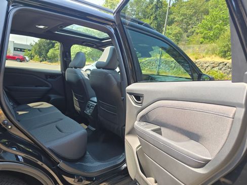 Certified 2025 Subaru Forester Premium AWD/4WD image 27