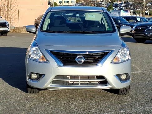 Used 2017 Nissan Versa SV w/ SV Special Edition Package image 7