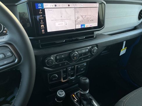 New 2026 Jeep Gladiator Sport image 22