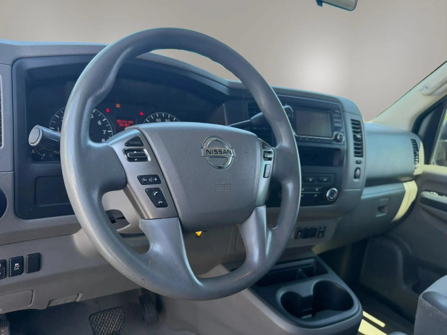 Used 2018 Nissan NV 3500 SV RWD image 11