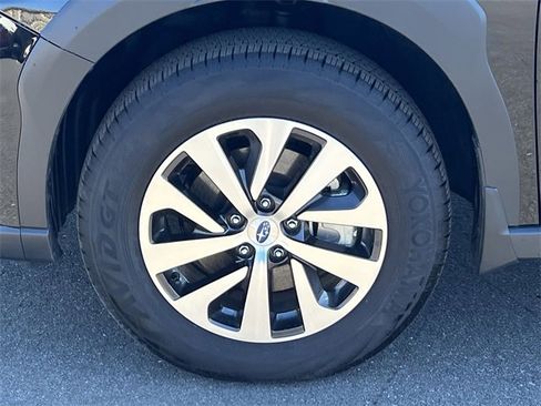 Certified 2025 Subaru Outback Premium w/ Popular Package #1A image 40