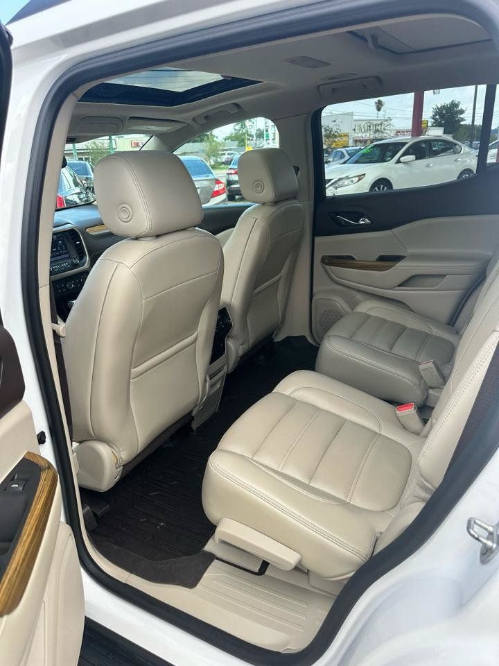 Used 2017 GMC Acadia Denali w/ Technology Package FWD image 8