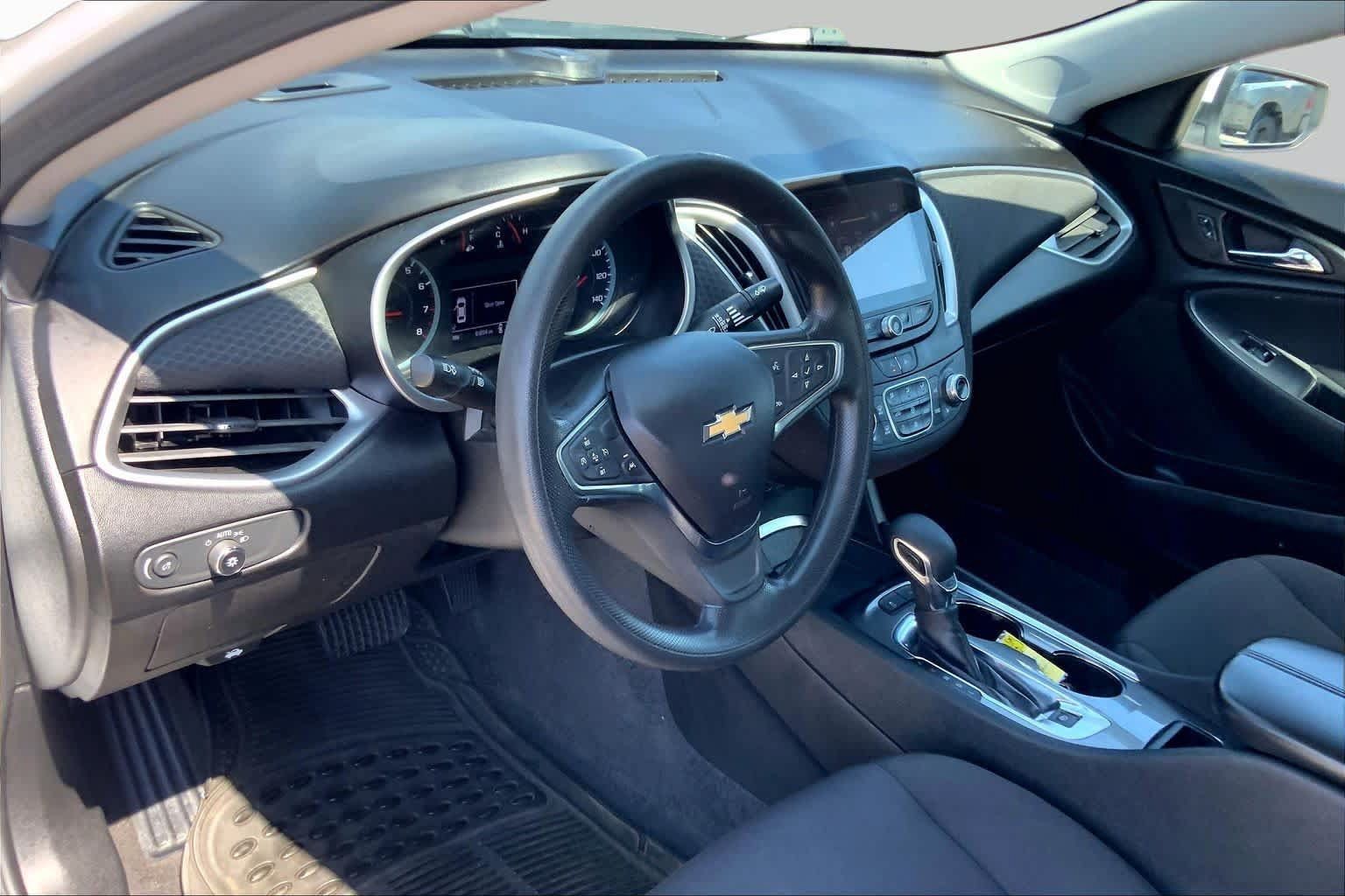 Used 2024 Chevrolet Malibu LT FWD image 17