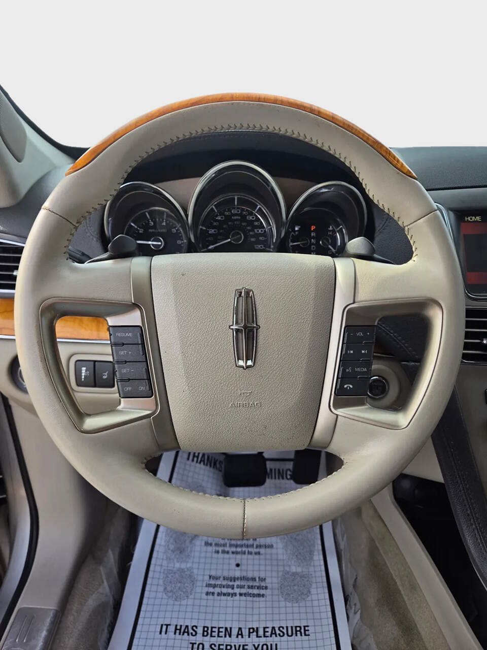 Used 2012 Lincoln MKT AWD image 8