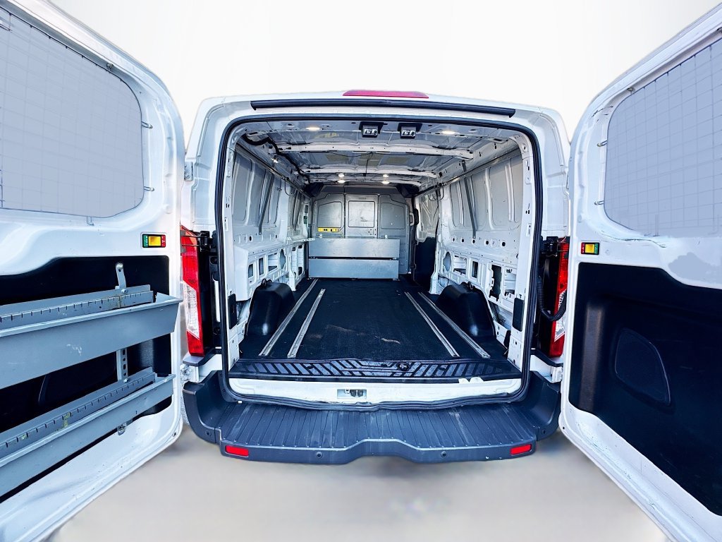 Used 2018 Ford Transit 250 148 Low Roof RWD image 23