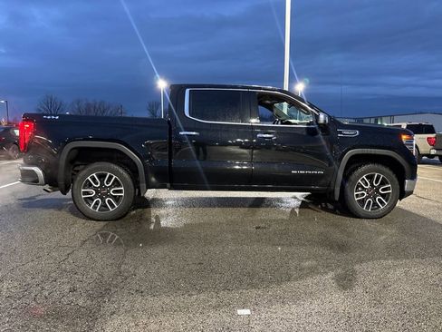 Used 2025 GMC Sierra 1500 SLT image 8