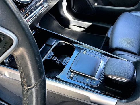 Used 2021 Mercedes-Benz GLB 250 image 15