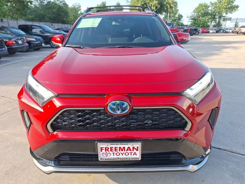 Used 2024 Toyota RAV4 SE w/ Weather & Moonroof Package AWD/4WD image 9