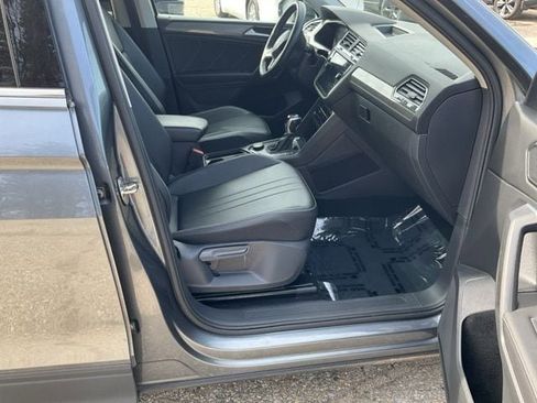 Used 2022 Volkswagen Tiguan SE AWD/4WD image 20