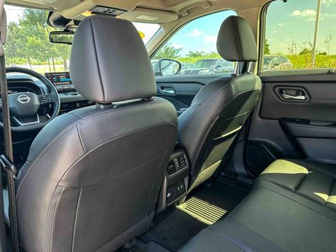 Used 2025 Nissan Rogue SL w/ SL Premium Package AWD/4WD image 18