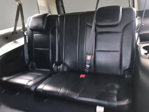 Used 2019 GMC Yukon XL SLE w/ SLE Value Package AWD/4WD image 4