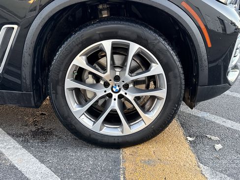 Used 2022 BMW X5 xDrive40i w/ Climate Comfort Package image 13