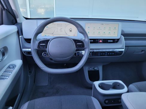 Used 2024 Hyundai Ioniq 5 SEL RWD image 17