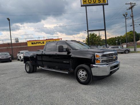 Used 2018 Chevrolet Silverado 3500 W/T RWD image 3