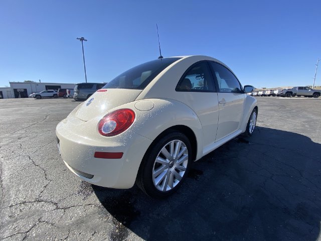 Used 2008 Volkswagen Beetle S FWD image 8