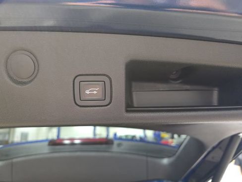 Used 2019 Chevrolet Equinox LT w/ Driver Convenience Package FWD image 15