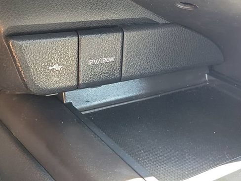 Used 2024 Toyota Camry SE FWD image 13