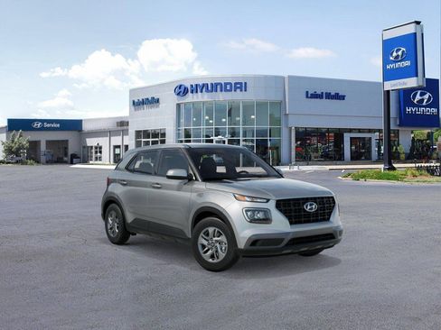 New 2026 Hyundai Venue SE image 2