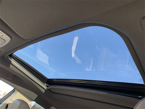 Used 2021 Toyota Sienna XLE image 30