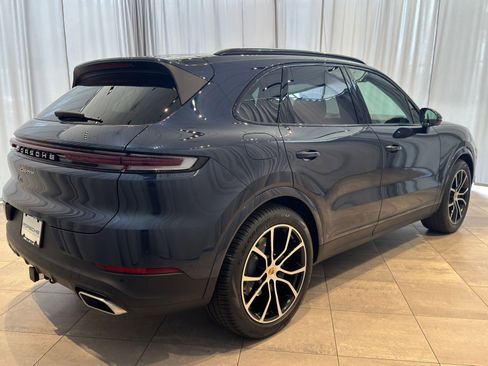Certified 2025 Porsche Cayenne image 9