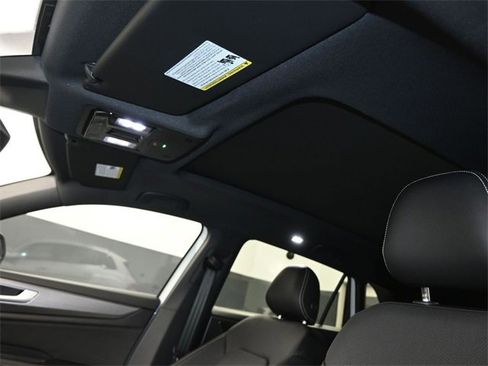 New 2026 Volkswagen Atlas Cross Sport SE image 28