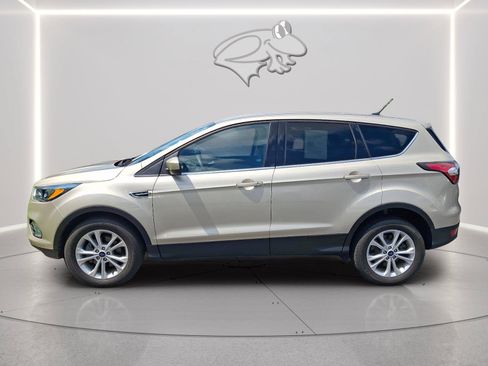 Used 2017 Ford Escape SE FWD image 3
