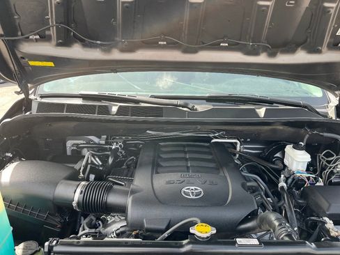 Used 2014 Toyota Sequoia SR5 AWD/4WD image 42