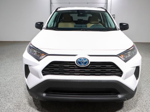 Used 2021 Toyota RAV4 LE AWD/4WD image 4
