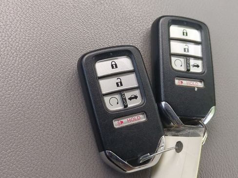 Used 2018 Honda Accord Touring image 35